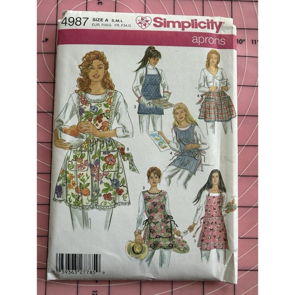 Simplicity Set Of Aprons Pattern 4987 Size S-L Uncut FF